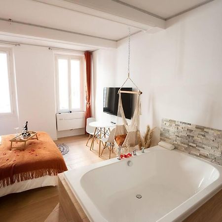 Ode A L'Amour : Studio Intimiste Toulon Buitenkant foto