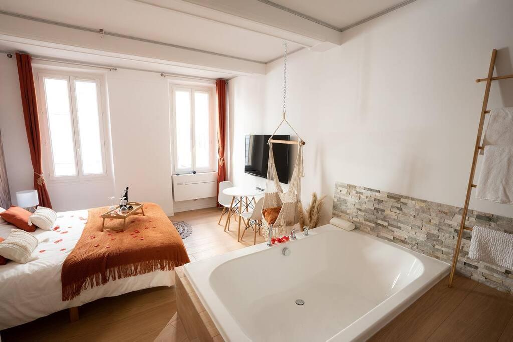 Ode A L'Amour : Studio Intimiste Toulon Buitenkant foto
